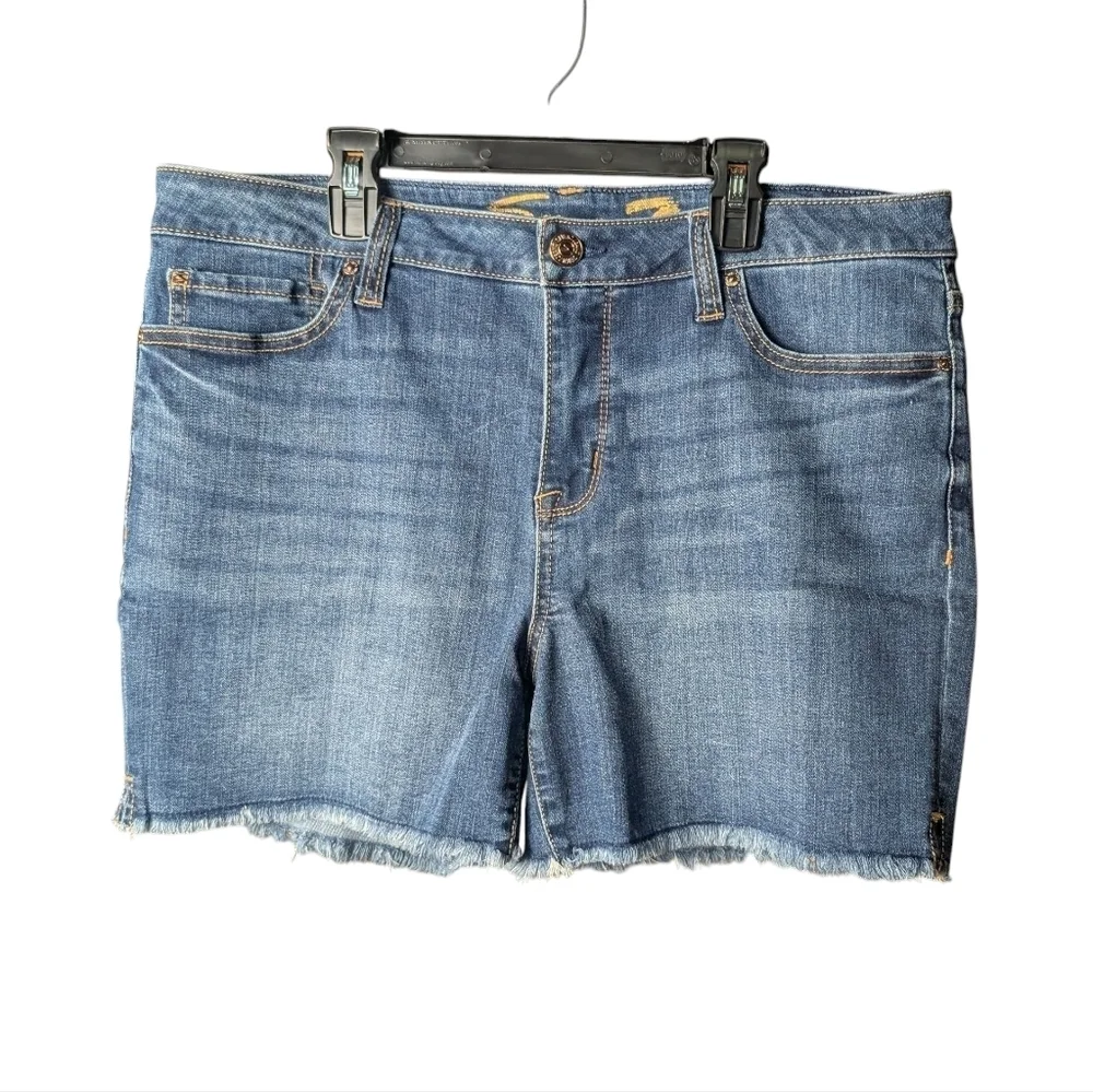 Seven7 Classic Light Blue Jean Denim Shorts Frayed Hem Zipper Pockets Button EUC